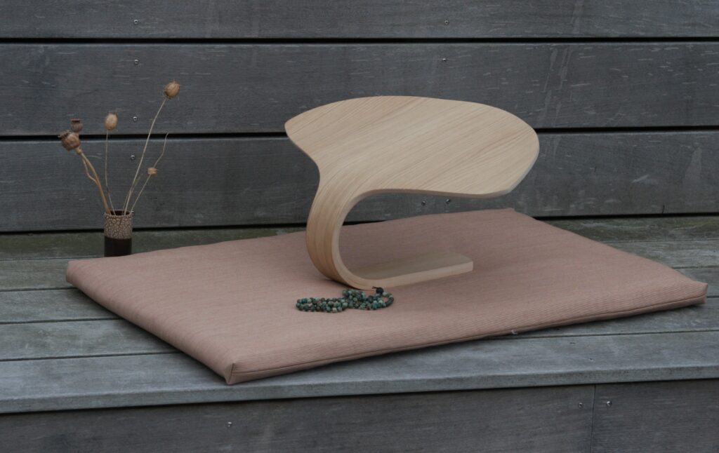 Æstetisk og særligt funktionel skammel til meditation, mindfulness, yoga, pranayama mv.