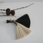 sansebørste til wellness og sansestimulering. Brug den i ansigtet, på hals og arme, og din krop vil belønne dig med at frigive kærlighedshormonet, Oxytocin.